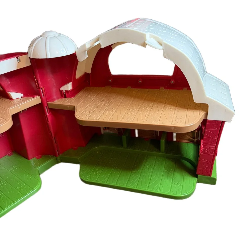 Battat Red Barn Toy Playset CH1050-01 Folding Farmhouse with Silo and Handle
